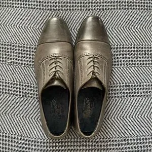 Original Penguin Gray Leather Oxford, size 10 Original Penguin gray leather, wingtip oxfords. Men main image 3